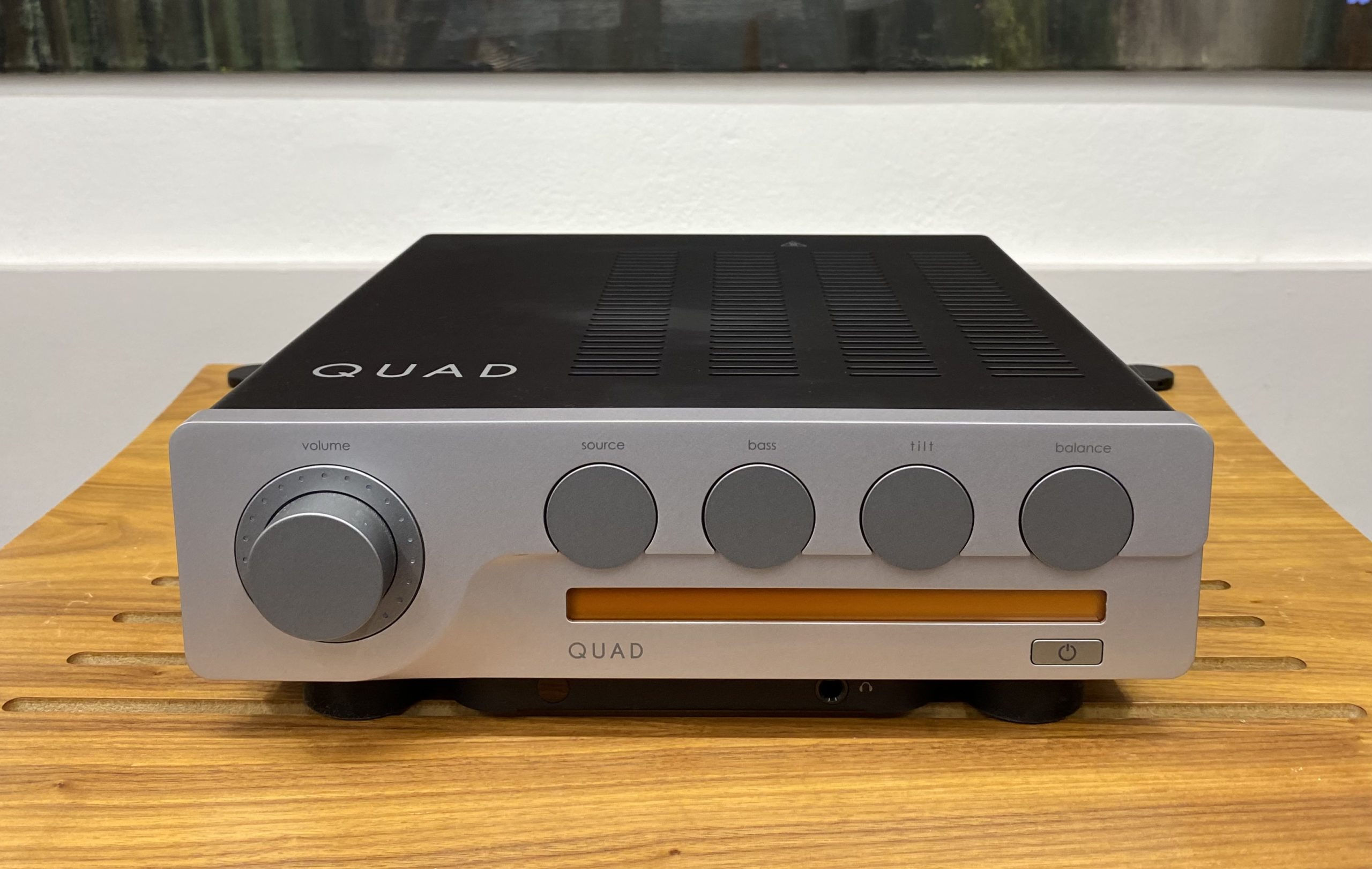 Vollverstärker Quad 3 – High-End HiFi-Verstärker für audiophilen Musikgenuss