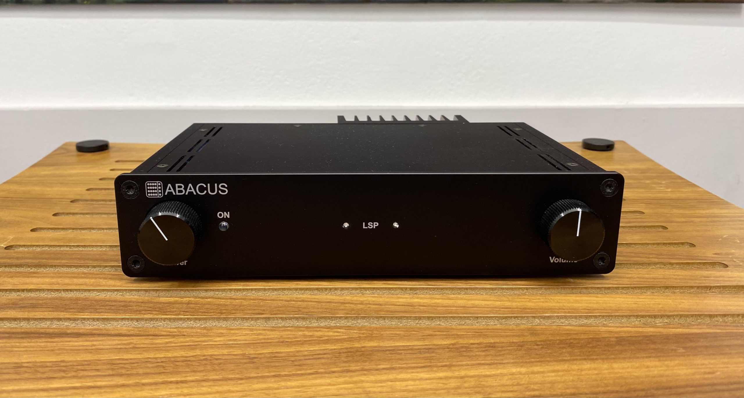 Abacus Ampino – Kompakte regelbare High-End Endstufe aus Nordenham